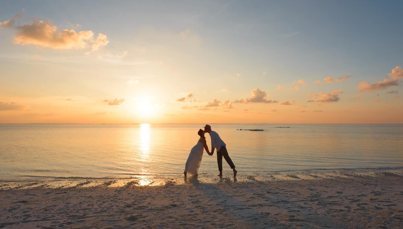 Tiny Details for Your Big Day: How to Lower the Cost of Your Honeymoon