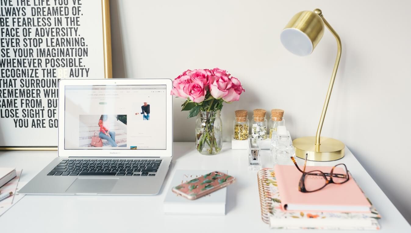 How to Set Up Your Base of Operations When Wedding Planning: 6 Tips